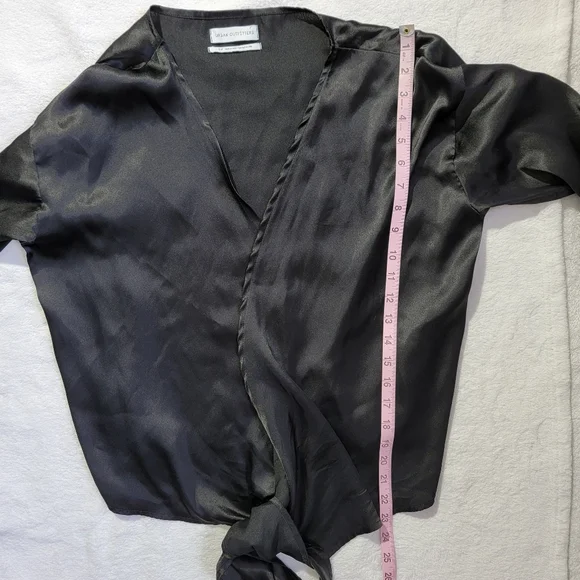 Urban Outfitters Black Satin Tie Front Nicole Blouse Flare Sleeve Deep V Size S - Picture 13 of 14